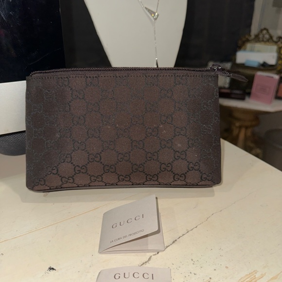 gucci new without tags canvas monogram cosmetic case - Picture 2 of 16